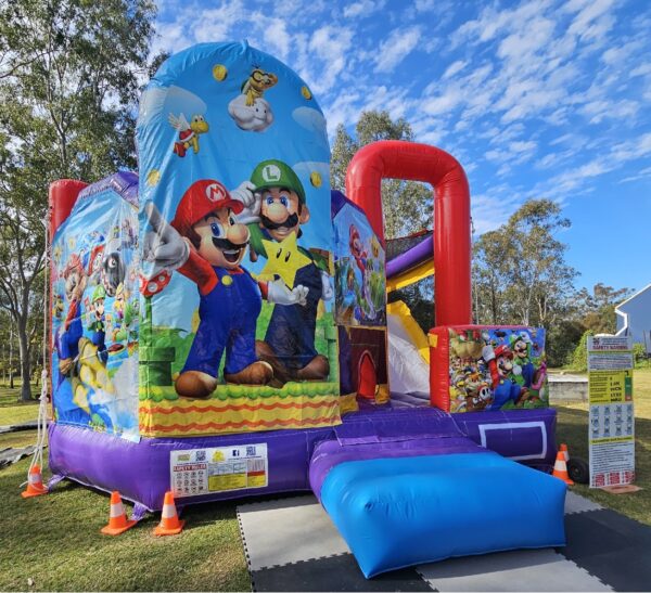 SUPER MARIO BOUNCE HOUSE